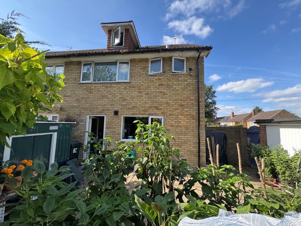 Lot: 162 - THREE-BEDROOM HOUSE FOR INVESTMENT - Rear of property